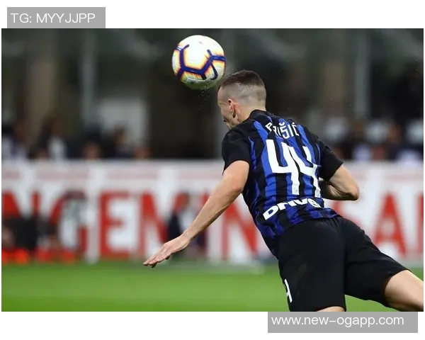 佩里西奇传中助攻布翁乔尔诺头球乌龙埃因霍温迅速扳平比分